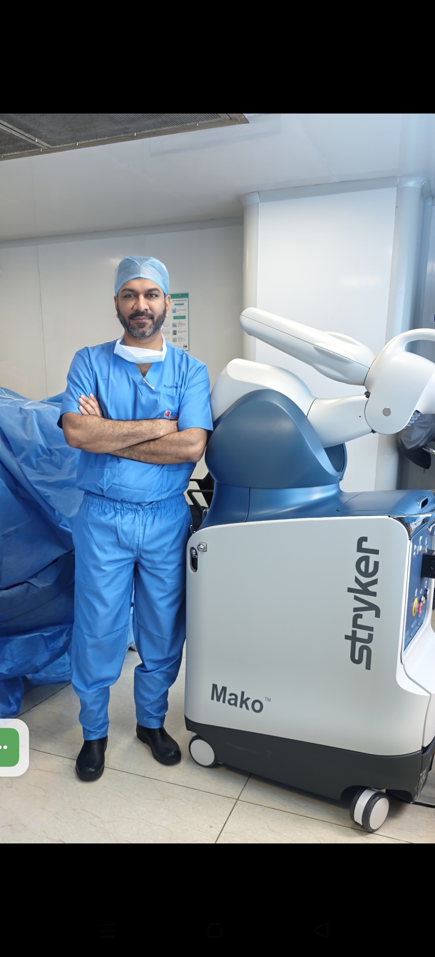 Dr. Chetan M. Dojode with Stryker MAKO robotic system