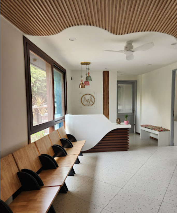 Aarna Orthopaedic Clinic reception, Sahakar Nagar
