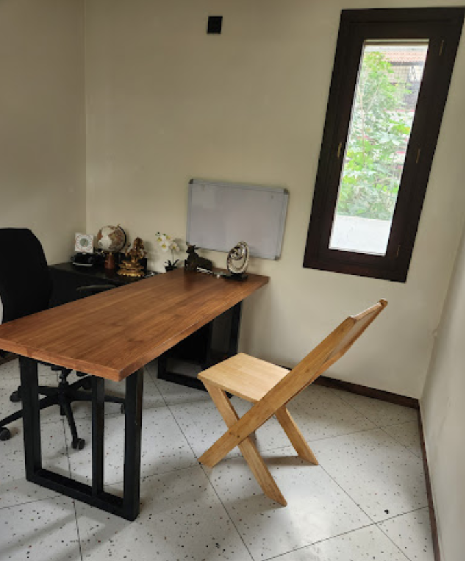 Aarna Orthopaedic Clinic waiting area, Sahakar Nagar